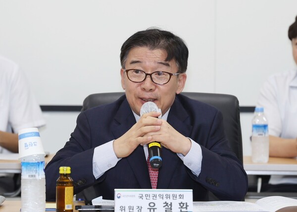 유철환 국민권익위원장이 5일 충남 금산군 추부면 농산물산지유통센터에서 열린 청탁금지법 관련 이해관계단체 현장 간담회에서 인사말을 하고 있다. 2024.8.5 [국민권익위원회 제공] 연합뉴스