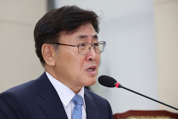 유상임 과학기술정보통신부 장관 후보자가 8일 오전 국회 과학기술정보방송통신위원회에서 열린 인사청문회에서 위원 질의에 답변하고 있다. 2024.8.8. 연합뉴스