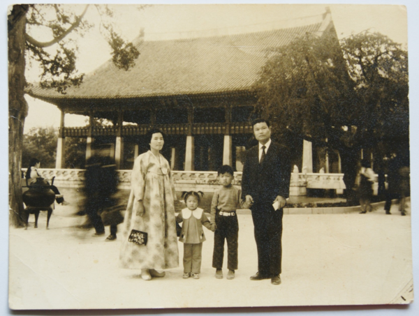 고 김용원 선생 생전 가족 사진. 4.9통일평화재단 제공