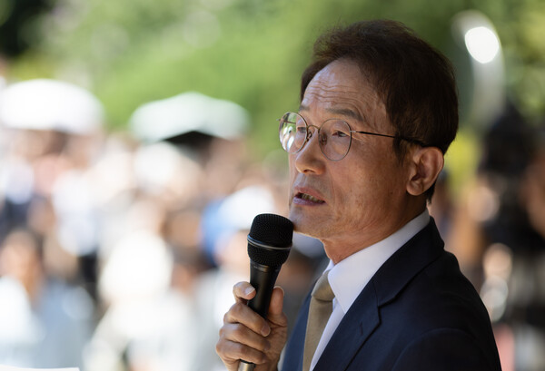 29일 조희연 서울시교육감이 대법원 선고에 대한 입장발표를 하고 있다. 이날 대법원 3부는 직권남용 권리행사방해 등 혐의로 기소된 조 교육감에게 징역 1년 6개월에 집행유예 2년을 선고한 원심판결을 29일 확정했다. 2024.8.29. 연합뉴스