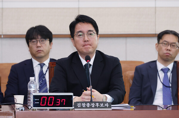 심우정 검찰총장 후보자가 3일 국회 법제사법위원회에서 열린 인사청문회에서 난감한 듯한 표정을 짓고 있다. 2024.9.3. 연합뉴스