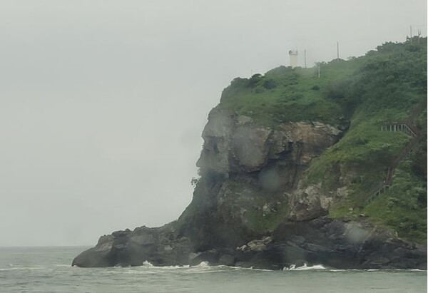 소연평도 얼굴바위. 옆모습이 보인다. 2024.9.5. 시민언론 민들레 