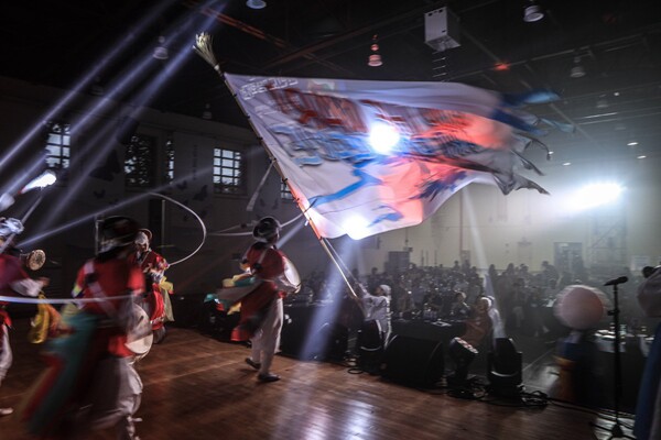 2024 세계예술인한반도평화대회조직위원회(이하 조직위)는 12일부터 13일까지 이틀에 걸쳐 경기 파주시 캠프 그리브스와 임진각에서 '2024 세계예술인 한반도평화대회'를 연다고 밝혔다. 사진은 공연을 하는 예술인의 모습. 2024.9.12. 이호 작