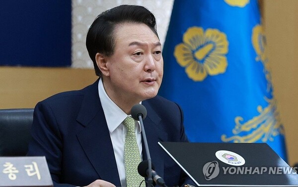 국무회의에서 전세사기특별법 개정안 등 4개 쟁점법안에 대해 국회에 재의결을 요구하는 윤석열 대통령.  연합뉴스