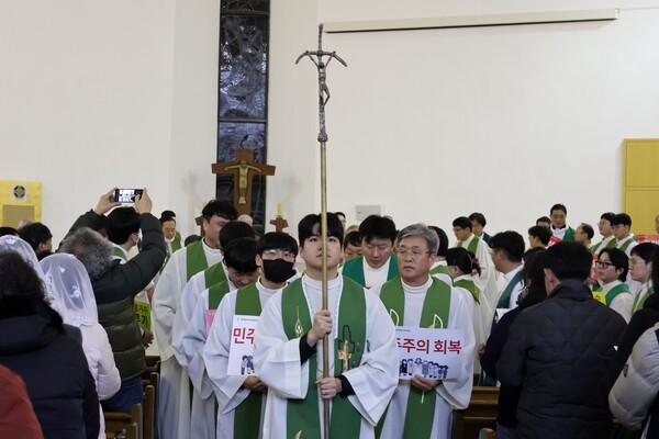 천주교정의구현전국사제단(이하 사제단)은 22일 오후 광주 임동성당에서 '오염된 바다, 흔들리는 민주주의를 우려하는 월요시국기도회'를 열었다. 2023.1.22. 사진 에큐메니안 임석규 객원기자