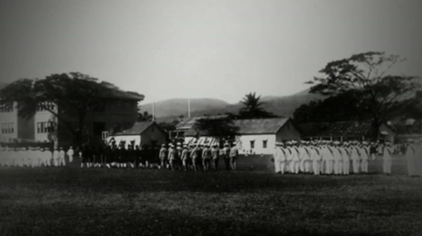 대조선국민군단 단원들이 관병식을 거행하고 있다.