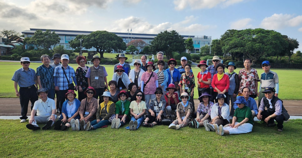 학생들이 하교한 뒤 방문한 수산초등학교. 학교 담이 된 성벽은 사진에 찍히지 않았지만 잘 보존된 고목들이 아름다운 자태를 뽐내고 있다. © 권보윤