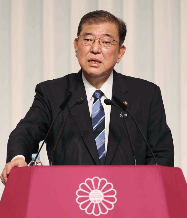 새로 선출된 이시바 시게루 일본 자민당 대표가 27일 기자회견에서 발언하고 있다. 이시바는 10월 1일 임시국회에서 일본총리로 지명될 예정이다. 2024.9.27. AFP 연합뉴스