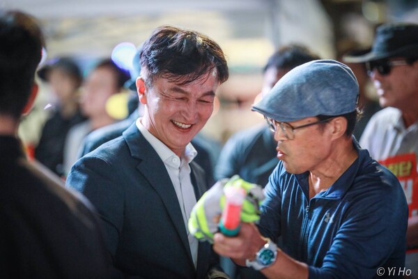 28일 서울 시청 주변에서 열린 '윤석열 퇴진 김건희 특검 촛불대행진'에 류삼영 전 총경도 참여했다. 2024.9.28 사진 이호 작가