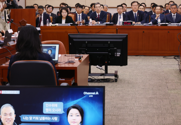 박성재 법무부 장관이 8일 국회에서 열린 법제사법위원회의 법무부 등에 대한 국정감사에 출석, 김건희 여사 관련 의혹에 대한 야당 의원의 질문을 듣고 있다. 연합뉴스