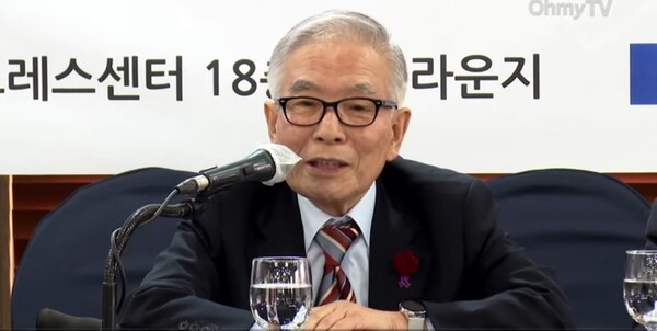 14일 전국비상시국회의 주최로 서울 프레스센터 서울라운지에서 열린 민주화 운동 원로 108인의 한반도 평화를 위한 외신 기자회견에서 김상근 목사가 발언하고 있다. 2024.10.14 [오마이TV 캡처]