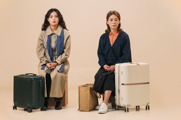 연극 '홀로' 포스터. 2024.11.1. 극단 독립극장 제공