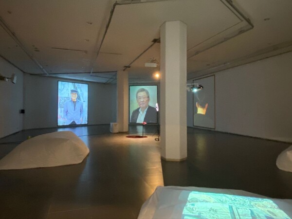 대구문예회관 4전시관에 설치된 안윤기 작가의 신작 이 보이는 광경, 사진출처: 안윤기 작가 제공