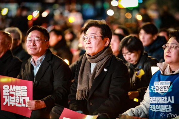 23일 오후 서울 종로구 광화문 북측광장 인근에서 열린 '김건희-채상병 특검 추진! 국정농단 규명! 윤석열을 거부한다 2차 시민행진'에 참가한 더불어민주당 이재명 대표의 모습. 2024.11.23. 사진 이호 작가