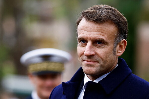 프랑스의 에마뉘엘 마크롱 대통령이 23일 스트라스부르의 브로글리 광장에서 열린 스트라스부르 해방 80주년 기념식에 참석하고 있다. 2024. 11. 23 [EPA=연합뉴스]