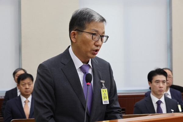 5일 국회에서 윤석열 대통령의 비상계엄 선포·해제 경위와 관련 현안 질의를 위해 열린 행정안전위원회 전체회의에서 우종수 국가수사본부장이 발언하고 있다. 2024.12.5. 연합뉴스