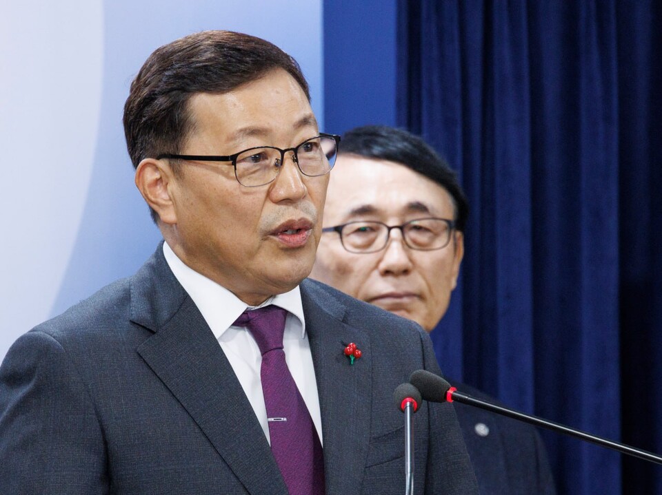 백종욱 국가정보원 3차장이 28일 오후 서울 종로구 정부서울청사에서 정부 합동 주요 전산 시스템 특별 점검 결과를 발표하고 있다. 2023.12.28 연합뉴스 자료 사진