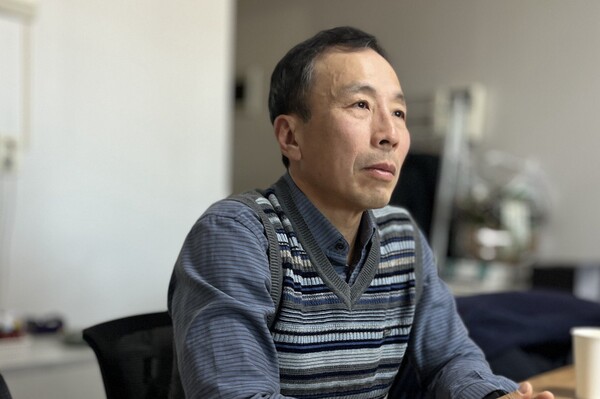 류혁 전 법무부 감찰관이 12일 시민언론 민들레 사무실에서 인터뷰를 하고 있다. 2024.12.12. 권력감시 탐사보도그룹 워치독