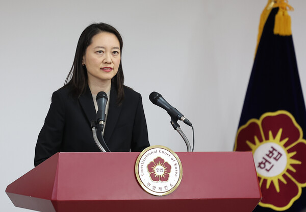 이진 헌법재판소 공보관이 16일 오후 서울 종로구 헌법재판소에서 열린 윤석열 대통령 탄핵심판 관련 브리핑에서 발언하고 있다. 2024.12.16. 연합뉴스