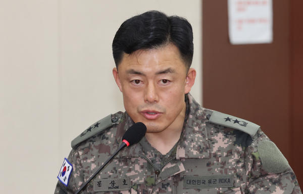 문상호 국군정보사령관(육군 소장)이 10일 오전 국회 국방위원회 전체회의에서 선거관리위원회 병력 파견 경위에 대한 질의에 답하고 있다. 2024.12.10 연합뉴스