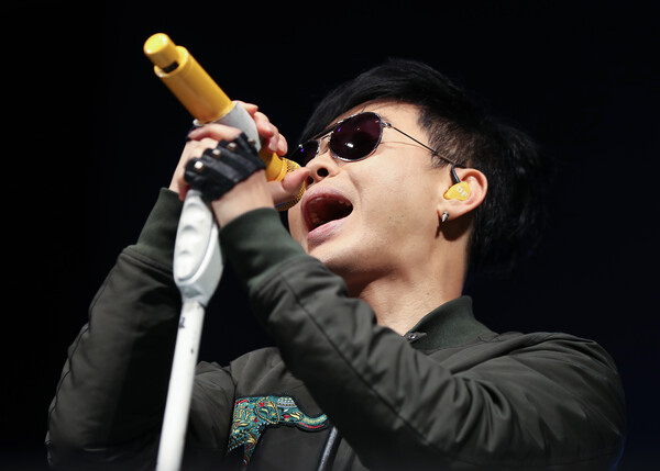 가수 이승환의 공연 모습. 연합뉴스 자료사진