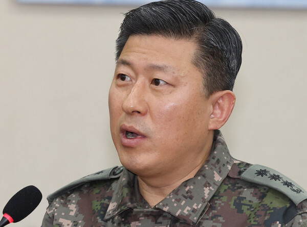 정성우 방첩사령부 1처장이 10일 국회 국방위원회 전체회의에서 계엄 대비 문건과 관련한 질의에 답하고 있다. 2024.12.10 연합뉴스