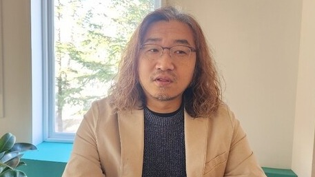 경기 부천시 한국만화박물관 인근 카페에서 인터뷰 중인 이정헌 만화가. 2025.1.7. 사진 촬영 정숙 시민기자