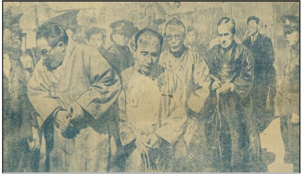 1949년 반민족행위자로 체포돼 끌려가는 (앞줄 왼쪽부터) 노덕술 김연수 최린 이풍한.  나무위키