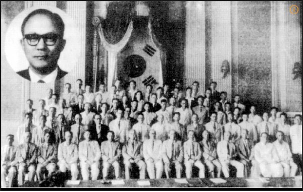 반민특위 조사부 책임자들이 회의를 마친 뒤 함께 한 기념촬영.   나무위키