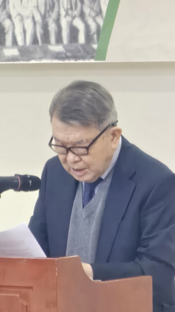 1월 8일 서울 여의도 국회 의원회관 회의실에서 열린 반민특위 기념사업회 창립대회에서 축사를 하는 이만열 전 국사편찬위원장.    한승동