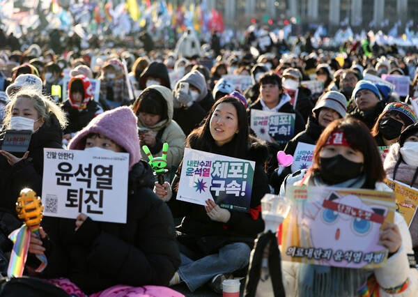 11일 서울 광화문 동십자각 앞에서 윤석열 즉각퇴진 사회대개혁 비상행동, 6차 시민대행진이 열리고 있다. 2025.1.11. 연합뉴스