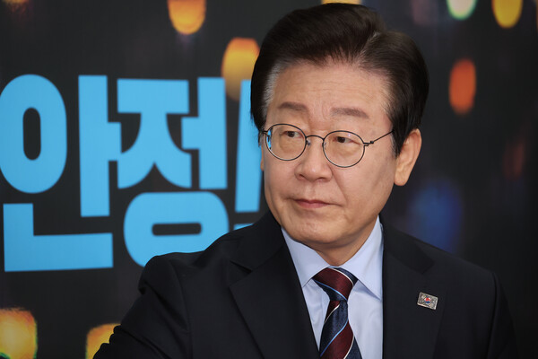 더불어민주당 이재명 대표가 13일 오전 서울 여의도 국회에서 열린 최고위원회의에 참석하고 있다. 2025.1.13. 연합뉴스