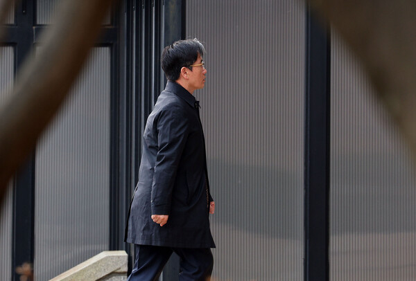 오동운 고위공직자범죄수사처(공수처) 처장이 13일 오전 경기도 정부과천청사 공수처로 출근하고 있다. 2025.1.13. 연합뉴스