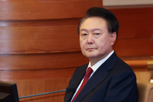 윤석열 대통령이 21일 오후 서울 종로구 헌법재판소에서 열린 탄핵심판 3차 변론에 출석해 피청구인 좌석에 앉아있다. 2025.1.21. 연합뉴스