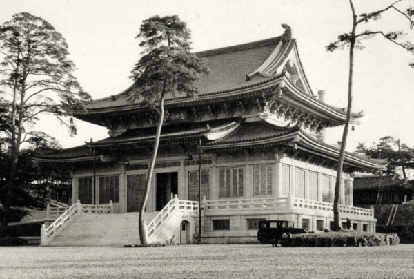 지금의 신라호텔 영빈관 자리에 있던 박문사 본전 건물