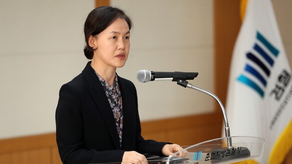 이영림(53·사법연수원 30기) 신임 춘천지방검찰청장이 16일 오후 강원 춘천지검 대회의실에서 열린 취임식에서 취임사를 하고 있다. 2024.5.16. 연합뉴스