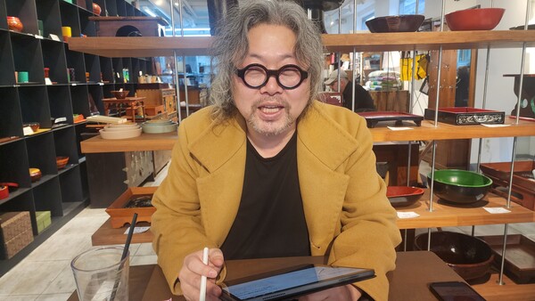 지난 재판 과정 설명 중인 박찬우 작가. 2025.2.15. 정숙 시민 기자