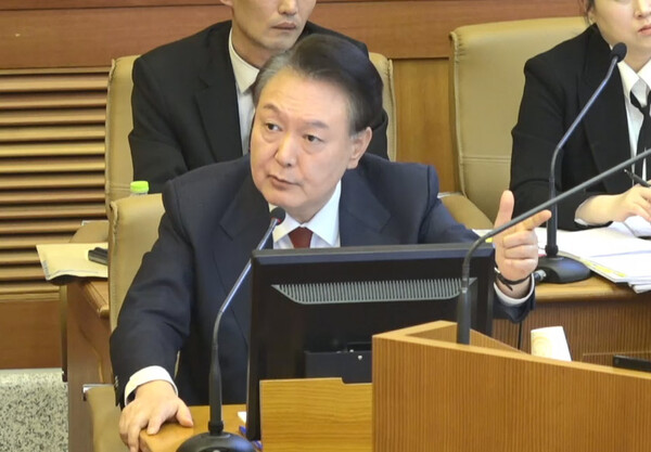 윤석열 대통령이 20일 서울 종로구 헌법재판소에서 열린 본인의 탄핵 심판 10차 변론에서 발언하고 있다. 2025.2.20. 연합뉴스