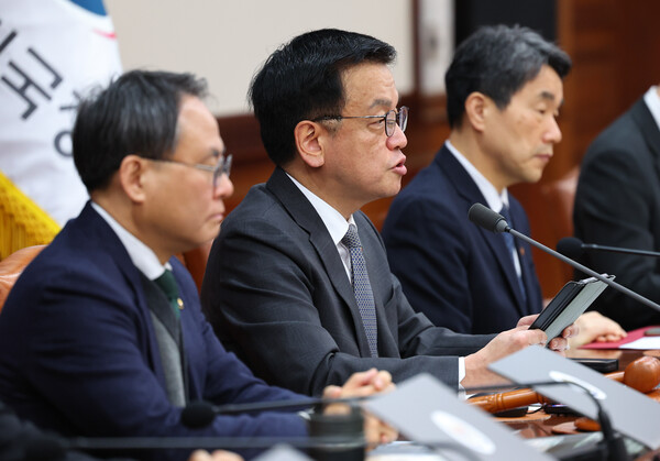 최상목 대통령 권한대행 부총리 겸 기획재정부 장관이 11일 정부서울청사에서 열린 국무회의에서 발언하고 있다. 2025.2.11 [대통령실통신사진기자단] 연합뉴스