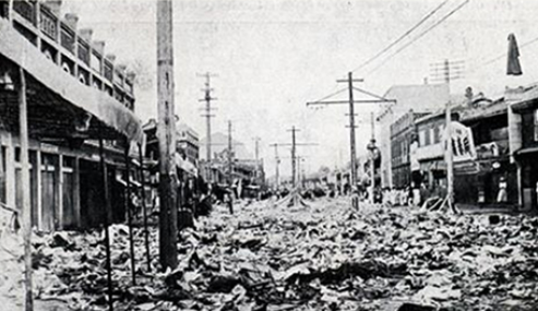 폭도들의 습격으로 폐허가 된 평양 화교 거리