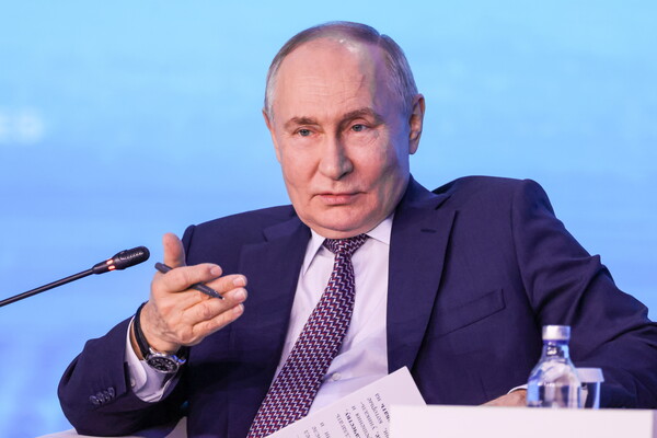 블라디미르 푸틴 러시아 대통령이 21일 모스크바의 세계무역센터에서 열린 미래기술포럼 총회에 참석했다. 2025. 02. 21 [타스=연합뉴스]