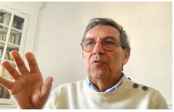 프랑스 인류학자 에마뉘엘 토드.   아사히신문 2월 26일