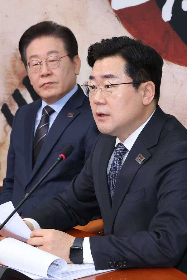 더불어민주당 박찬대 원내대표가 28일 서울 여의도 국회에서 열린 확대간부회의에서 발언하고 있다. 2025.2.28. 연합뉴스