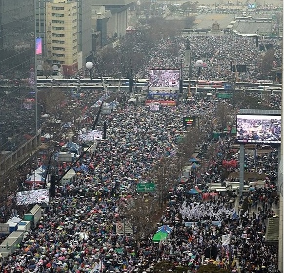 세종대로 대한민국바로세우기국민운동본부 탄핵 반대 집회. 연합뉴스 2025.3.1 