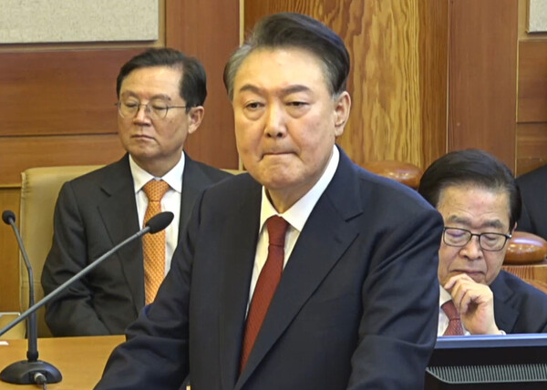 윤석열 대통령이 25일 서울 종로구 헌법재판소에서 열린 탄핵심판 11차 변론에서 최종 의견 진술을 하고 있다. 2025.2.25 [헌법재판소 제공] 연합뉴스