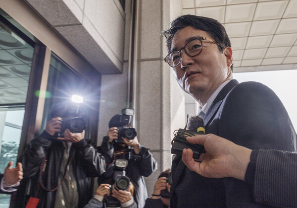 심우정 검찰총장이 13일 오전 서울 서초구 대검찰청 청사로 출근하다 취재진 질문을 받고 있다. 2025.3.13. 연합뉴스