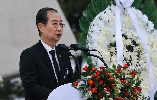 한덕수 대통령 권한대행 국무총리가 3일 제주특별자치도 4·3 평화공원에서 열린 '77주년 4·3 희생자 추념식'에서 추념사를 하고 있다. 2025.4.3. 연합뉴스