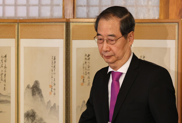 한덕수 대통령 권한대행 국무총리가 3일 서울 총리공관에서 열린 경제안보전략 TF회의에 참석하고 있다. 2025.4.3 [대통령실통신사진기자단] 연합뉴스
