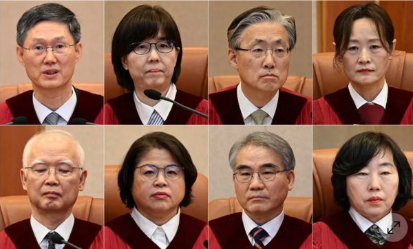 헌재 재판관 8명의 모습. 헌법재판소 사진.