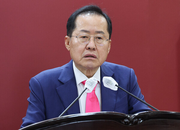 홍준표 대구시장이 10일 대구시의회에서 퇴임 인사를 하고 있다. 2025.4.10. 연합뉴스